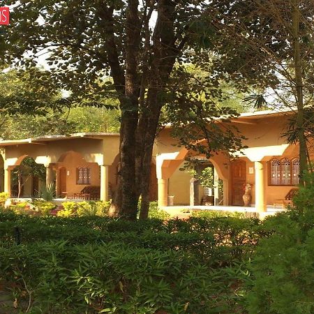 Adb Rooms Ashoka Resort Tala  Luaran gambar