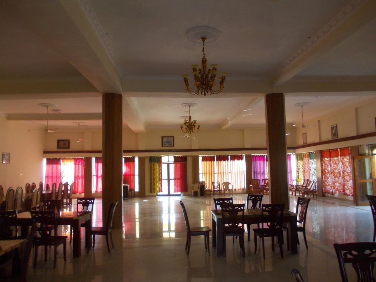 Adb Rooms Ashoka Resort Tala  Luaran gambar