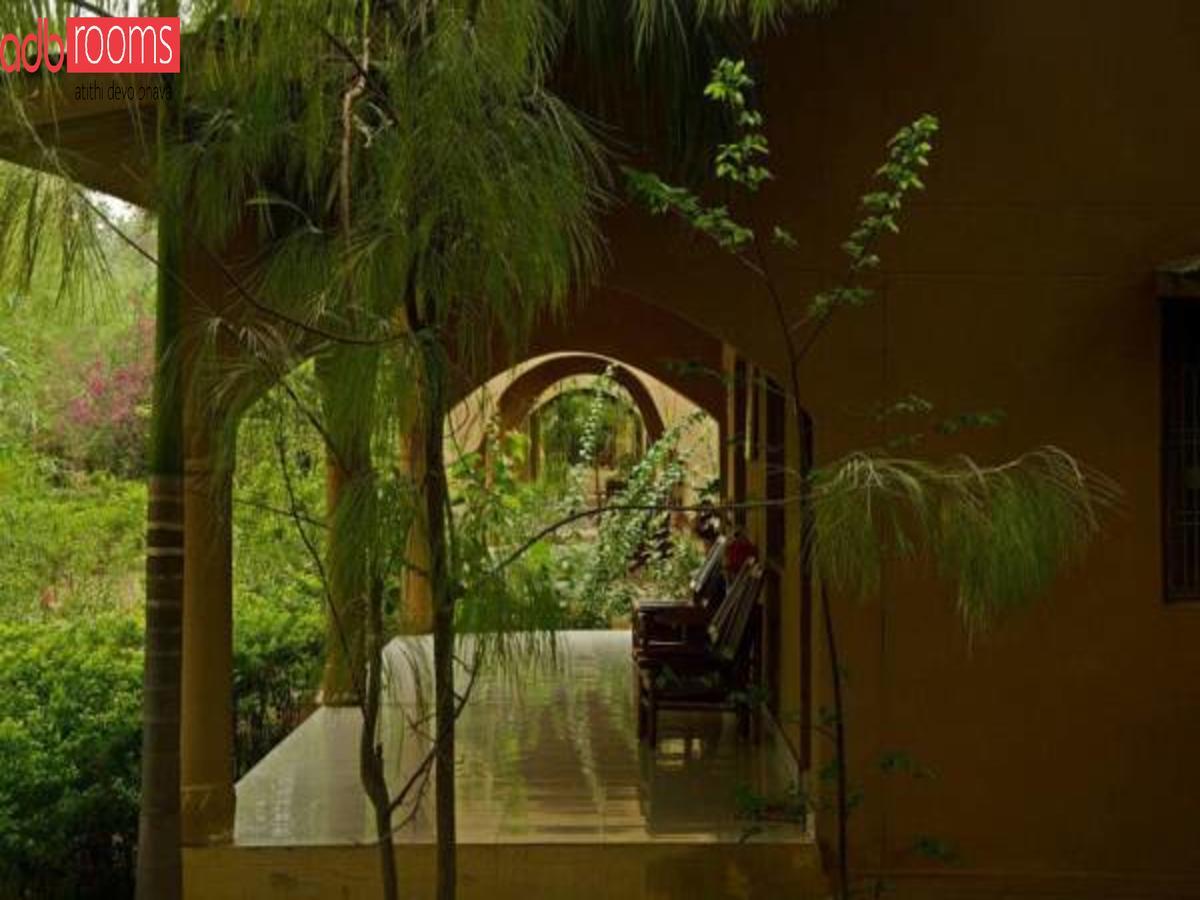 Adb Rooms Ashoka Resort Tala  Luaran gambar
