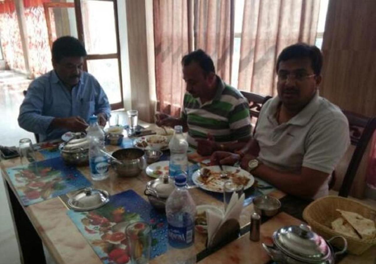 Adb Rooms Ashoka Resort Tala  Luaran gambar